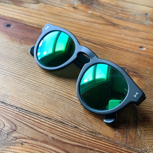 Illesteva | Accessories | Illesteva Leonard Sunglasses Matte  display picture 3